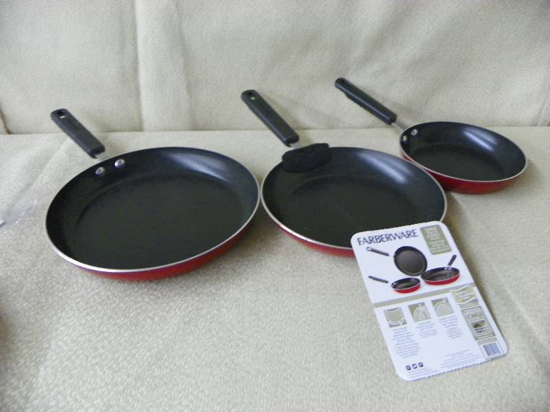 Farberware 8, 10, 11  Skillets, Red
