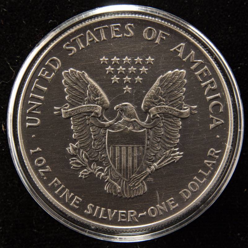 1993 AMERICAN SILVER BLACK EAGLE (ANTIQUED) 1 TROY Oz. .999 FINE SILVER DOLLAR IN AIRTITE