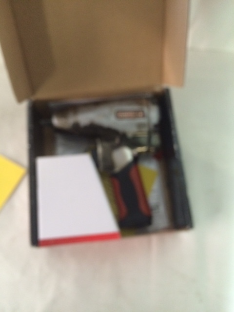 lot 18 image: Craftsman  38 Impact Wrench