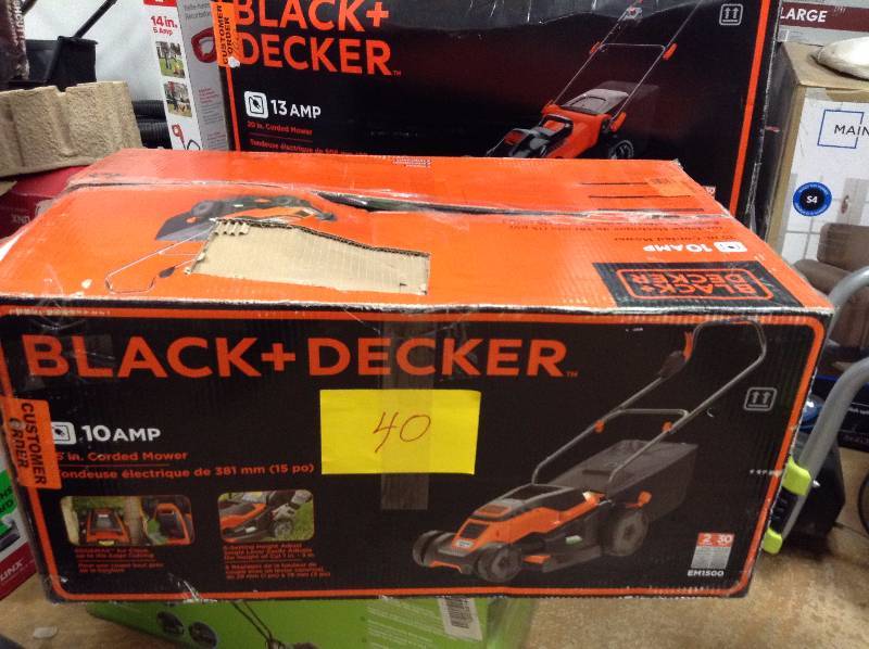 Black and Decker - 10 Amp 15 in Electric Mower - EM1500 never used