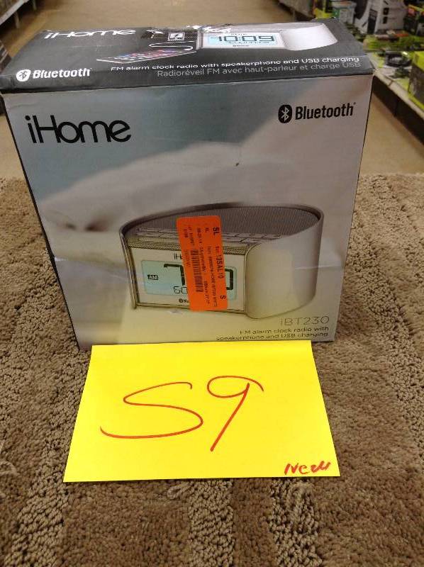 iHome iBT230 FM Clock Radio with speaker Phone and usb charging