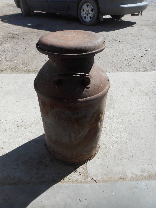 ANTIQUE CREME CAN