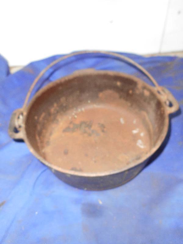 ANTIQUE CAST IRON POT