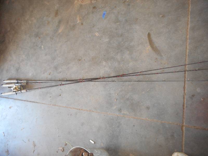 3 FISHING RODS