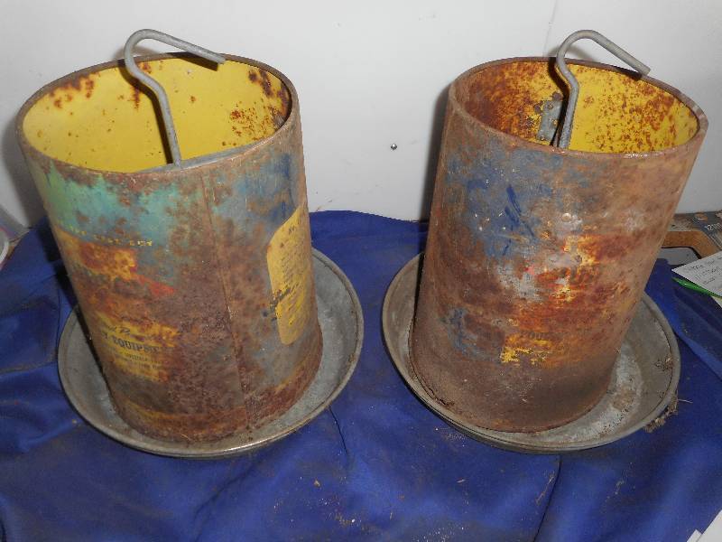 2 VINTAGE HUDSON POULTRY CHICKEN FEEDERS