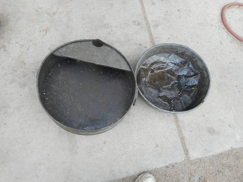 2 OIL PANS