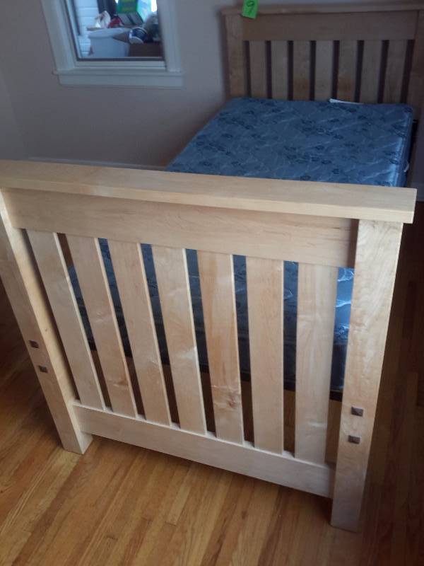 Trundle Bed as shown in 2 different pictures.. 2 parts