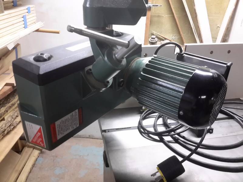 Grizzly Power Feeder Model G4179.. Has to be removed from Shaper