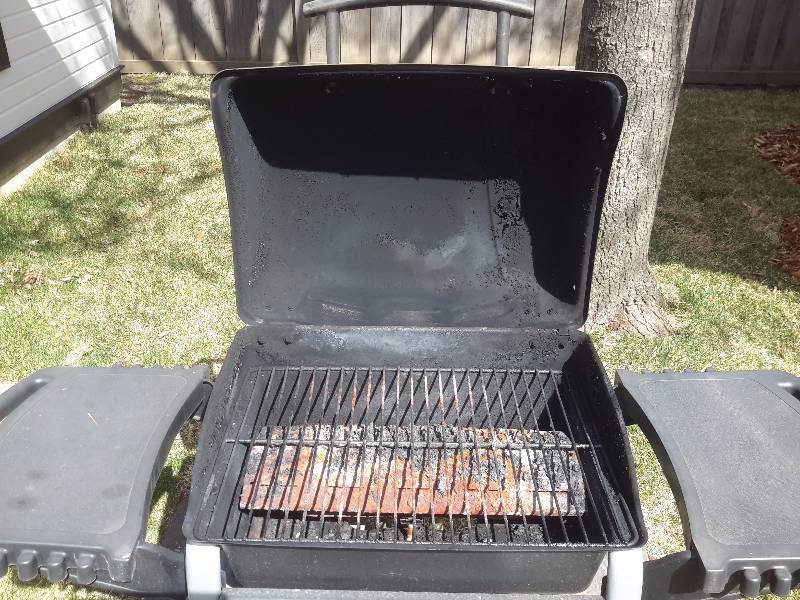 Gas Grill with 3 Tanks