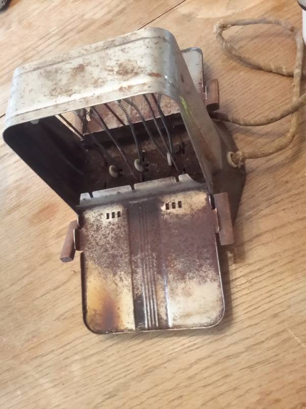 Enamel casserole with glass top  Antique Toaster