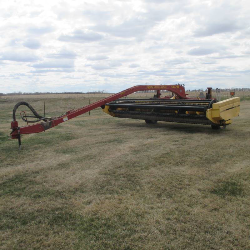 01 New Holland 1475 Haybine Windrower