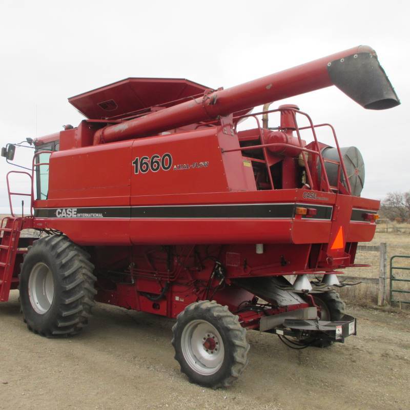 Case IH 1660 Combine