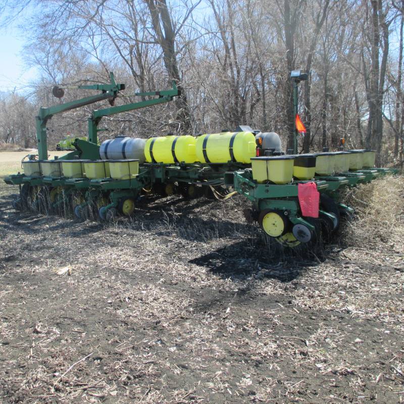John Deer 7000 Max Emerge Planter