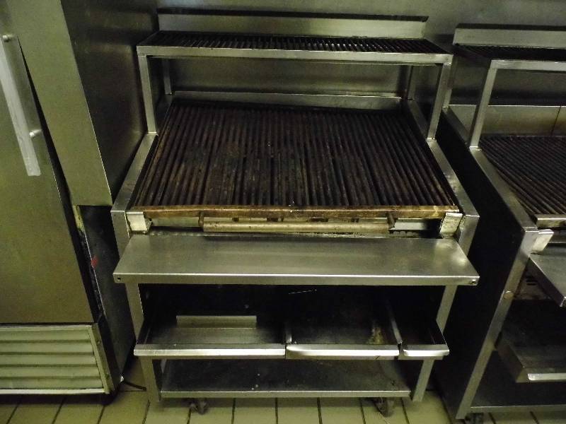 lot 2 image: Gas Commercial Grill