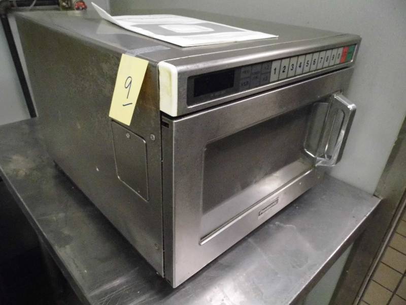 lot 9 image: Qing Oven - Commercial Microwave
