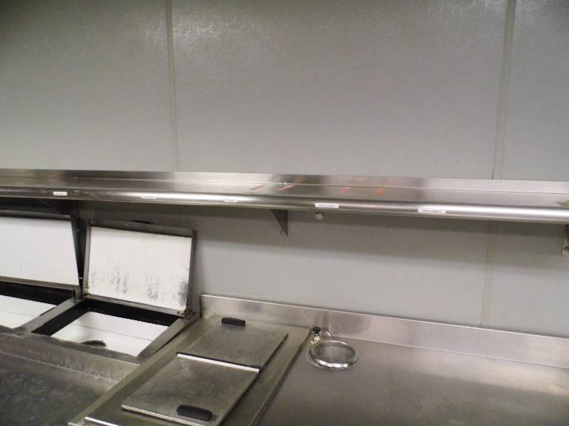 lot 27 image: Shelf