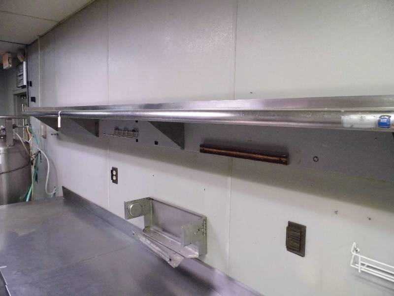lot 37 image: Shelf