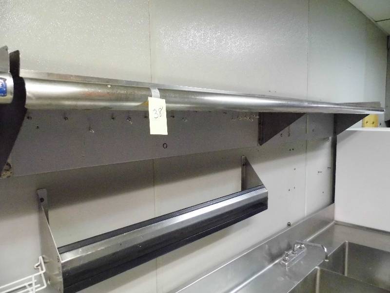 lot 38 image: Shelf