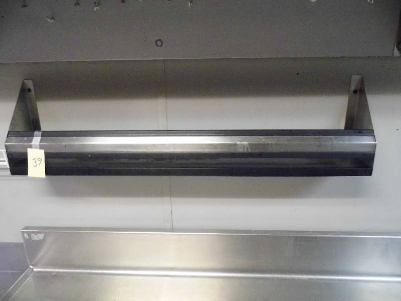 lot 39 image: Shelf