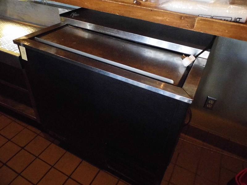 lot 71 image: True Glass Chiller