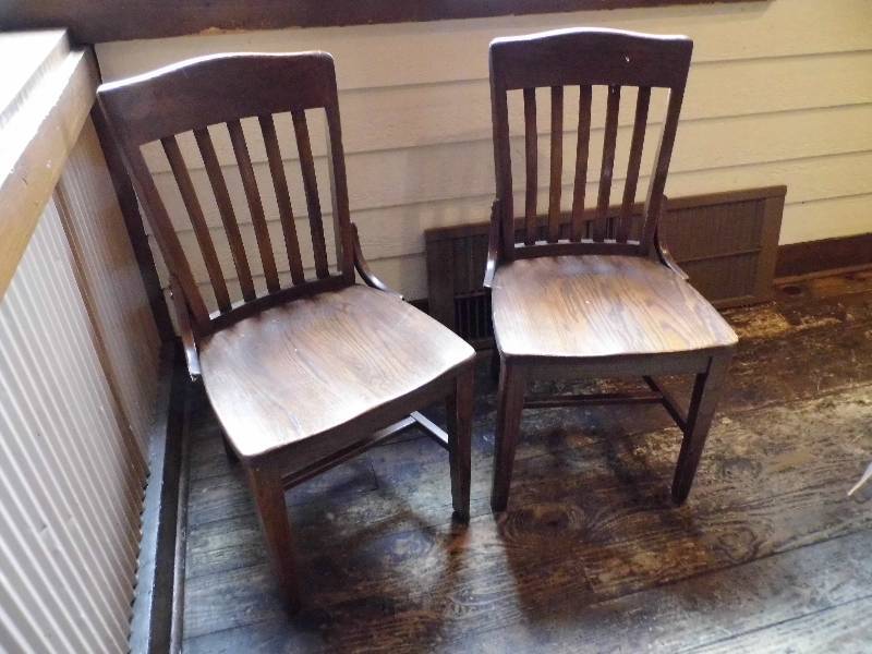 lot 212 image: Lot of 2 Oak Chairs