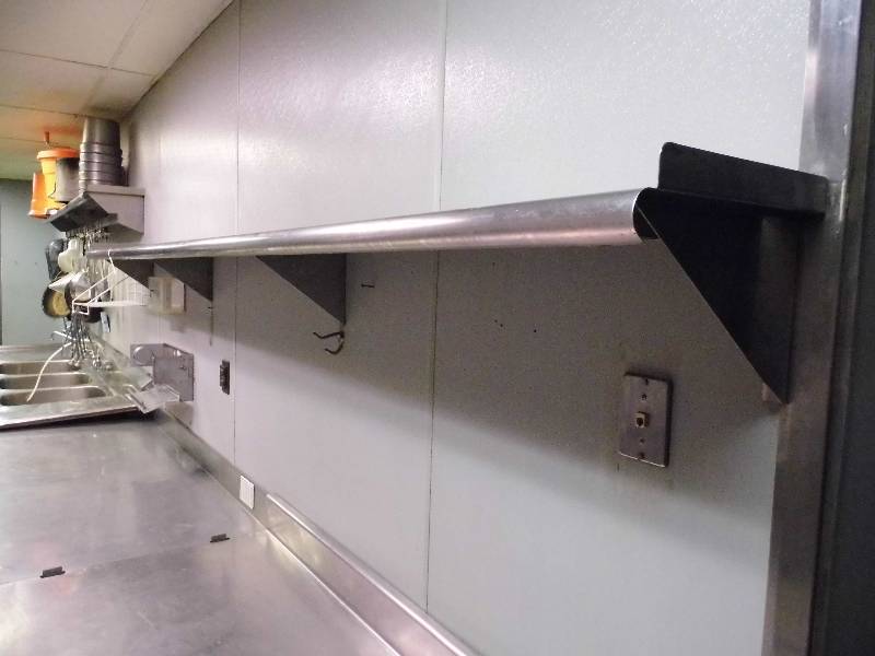 lot 46 image: Shelf
