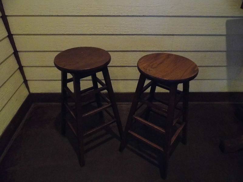 lot 109 image: Lot of 2 Oak Bar Stools