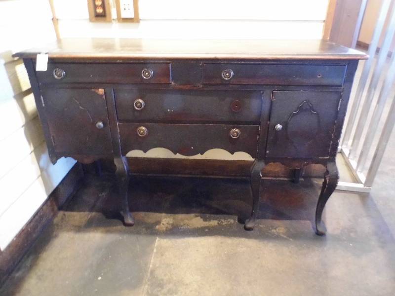 lot 134 image: Antique Buffet