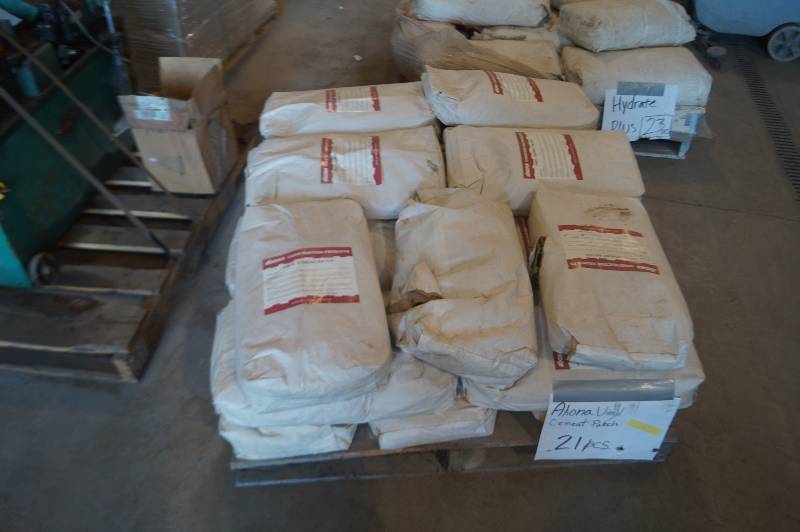 lot 18 image: Large Lot Vinyl Cement Patch
