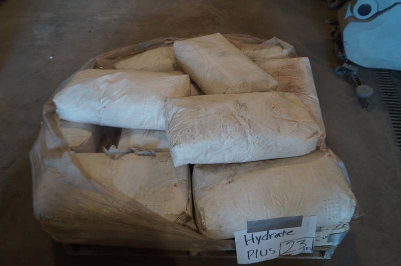 lot 19 image: Large Lot Hydrate Plus
