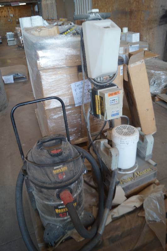 lot 53 image: Concrete Polisher & Shop Vac