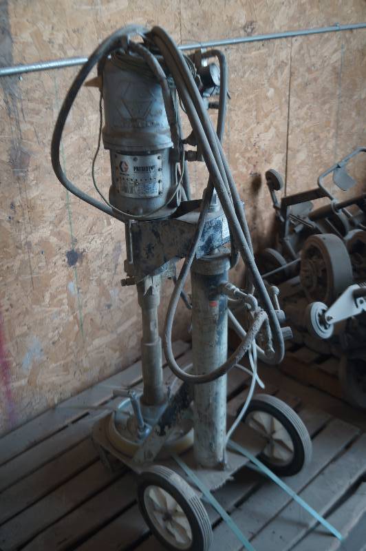 lot 55 image: Caulking Pump