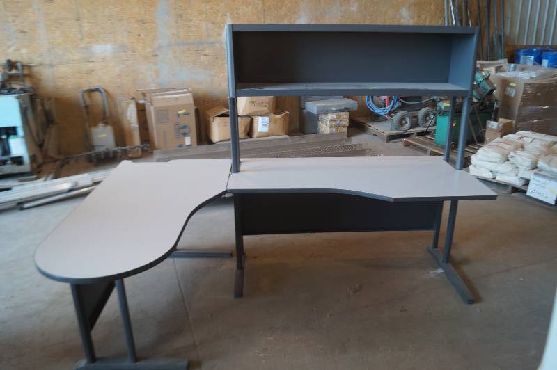 lot 62 image: L Shaped Office Desk