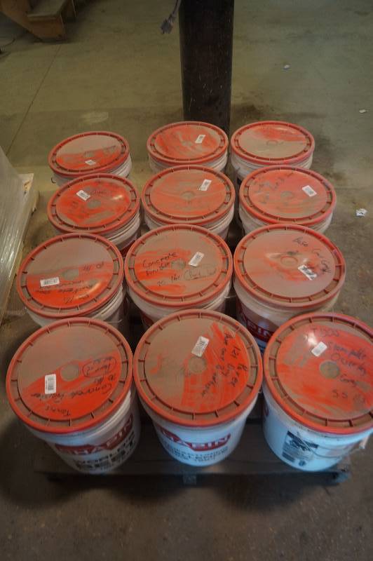 lot 31 image: Misc Concrete Grout & Finishers