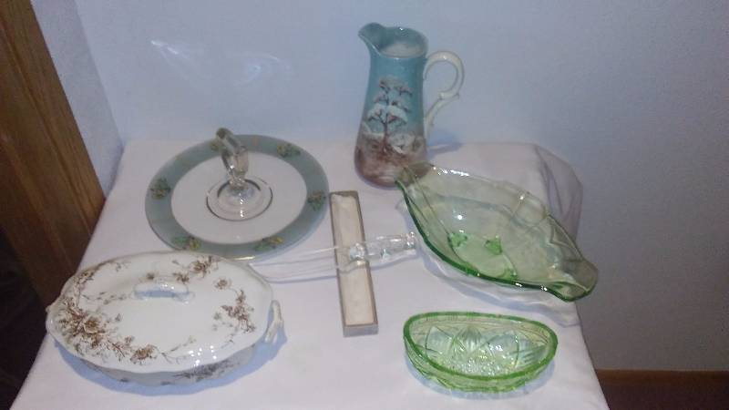 lot 2 image: Collectible Misc. Glass (6) Doulton Bruslem