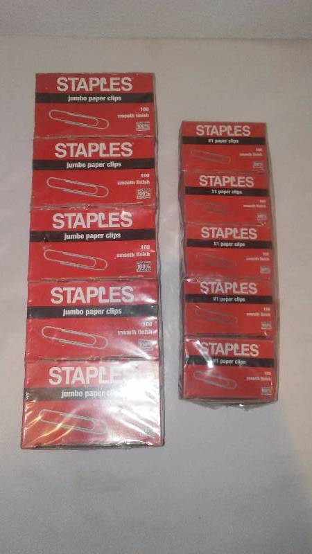 lot 4 image: Staples Brand Paperclips Jumbo and Reg. (20 boxes) 100 pieces per box