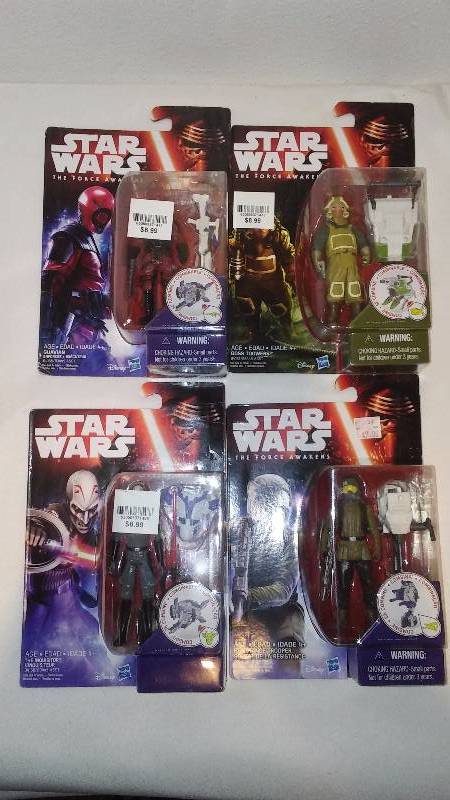 lot 41 image: Star Wars Characters, (4)