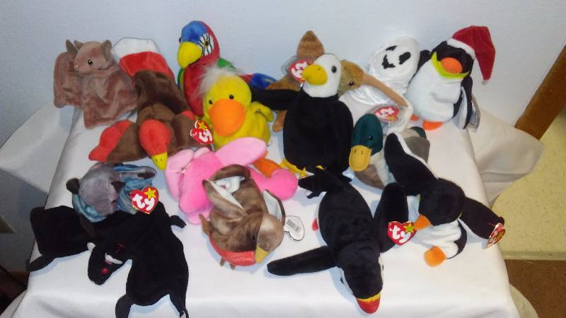 lot 48 image: Beanie Babies that Fly (15) most with Heart Tags, All with Tush Tags