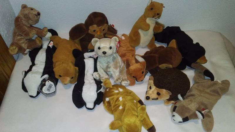 lot 49 image: Forest Animal Beanie Babies (13) most with Heart Tags, All with Tush Tags, Display Only, Never Played with.