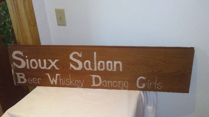 lot 86 image: 4 ft. Sioux Saloon Sign