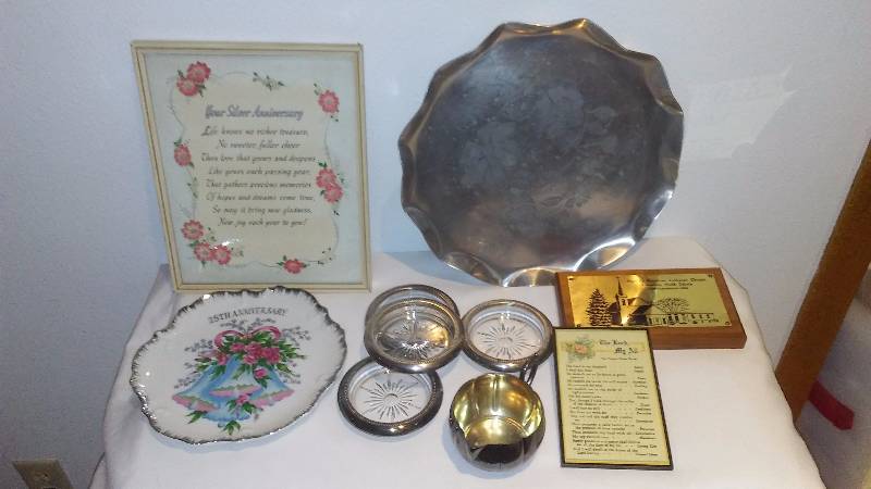 lot 89 image: Silver Anniversary Dcor (10)