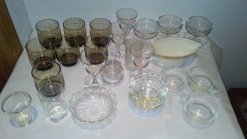 lot 95 image: Clear Glass Variety (25 pcs.)