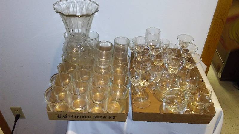 lot 133 image: Glasses Galore (approx. 40)