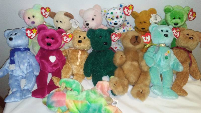 lot 142 image: Beanie Baby Bear Collection (14) Displayed only, never played with, Heart Tags, All with Tush Tags
