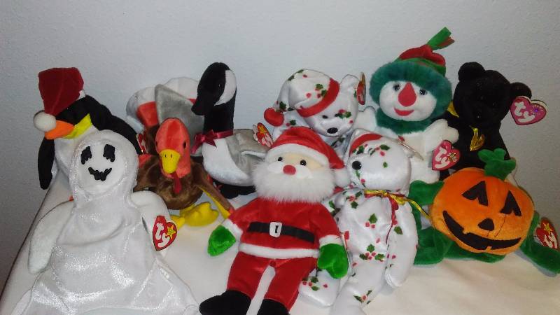lot 145 image: Holiday Beanie Baby Collection (9) Displayed only, never played with, Heart Tags, All with Tush Tags