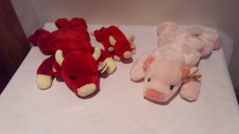 lot 237 image: Snort and Squealer Mother and Baby Beanie Baby Collection (3) Displayed only, never played with, Heart Tags, All with Tush Tags