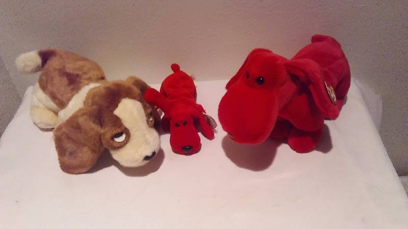 lot 239 image: Rover (2) and Tracker Beanie Baby Collection, displayed only, never played with, Heart Tags, All with Tush Tags