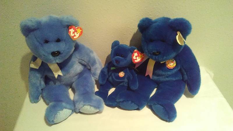 lot 240 image: Clubby I (2) and Clubby II Beanie Baby Collection, displayed only, never played with, Heart Tags, All with Tush Tags