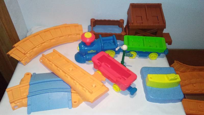 lot 153 image: Sesame Street Toy Train Set
