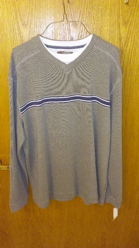 lot 181 image: Mens Long Sleeve, Size Large NWT